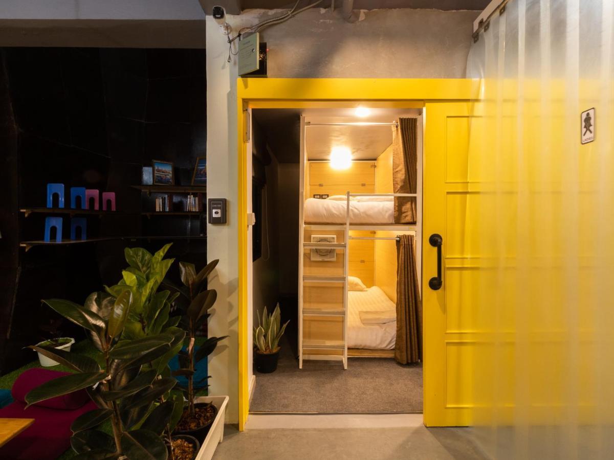 Khao San Social Capsule Hostel Bangkok Exteriér fotografie