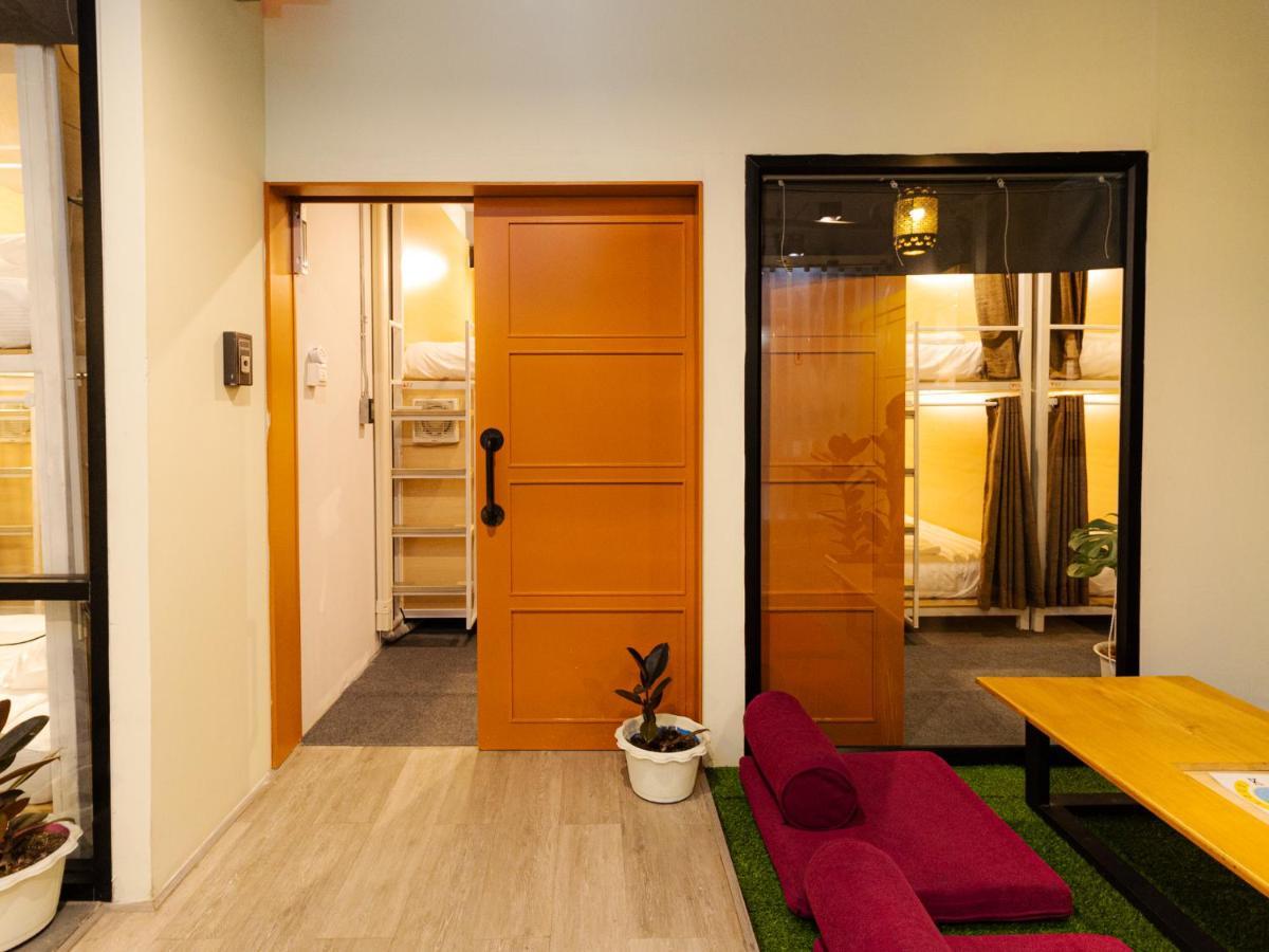 Khao San Social Capsule Hostel Bangkok Exteriér fotografie