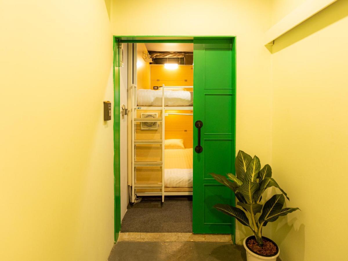 Khao San Social Capsule Hostel Bangkok Exteriér fotografie