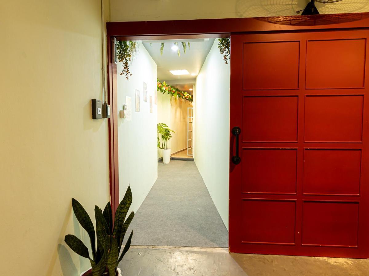 Khao San Social Capsule Hostel Bangkok Exteriér fotografie